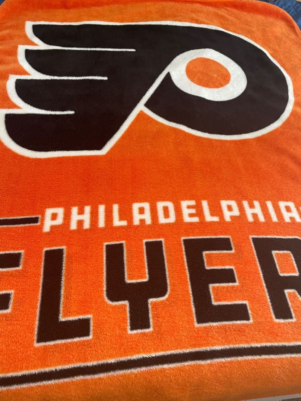 Philadelphia Flyers orange throw blanket 62” x 48”